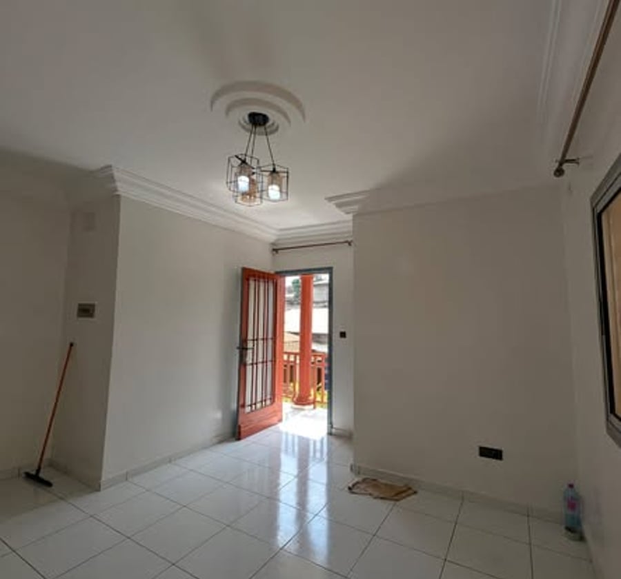 Studio moderne à louer à Nsam