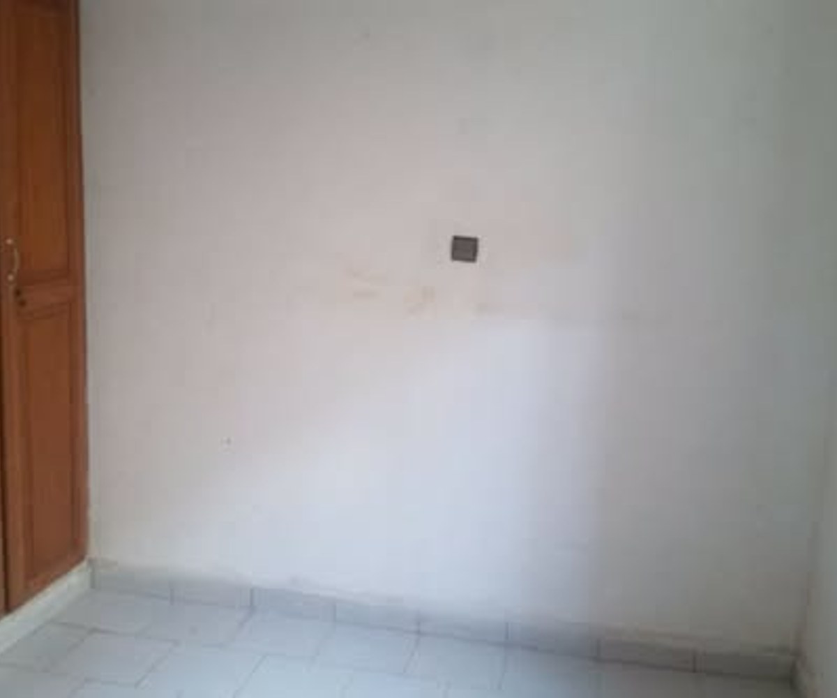 Villa 4 chambres à louer - Biyem-Assi, Yaoundé