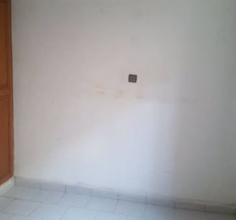 Villa 4 chambres à louer - Biyem-Assi, Yaoundé