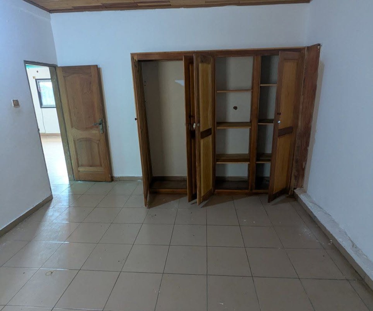 Appartement moderne à PK10 – 2 chambres, 2 douches