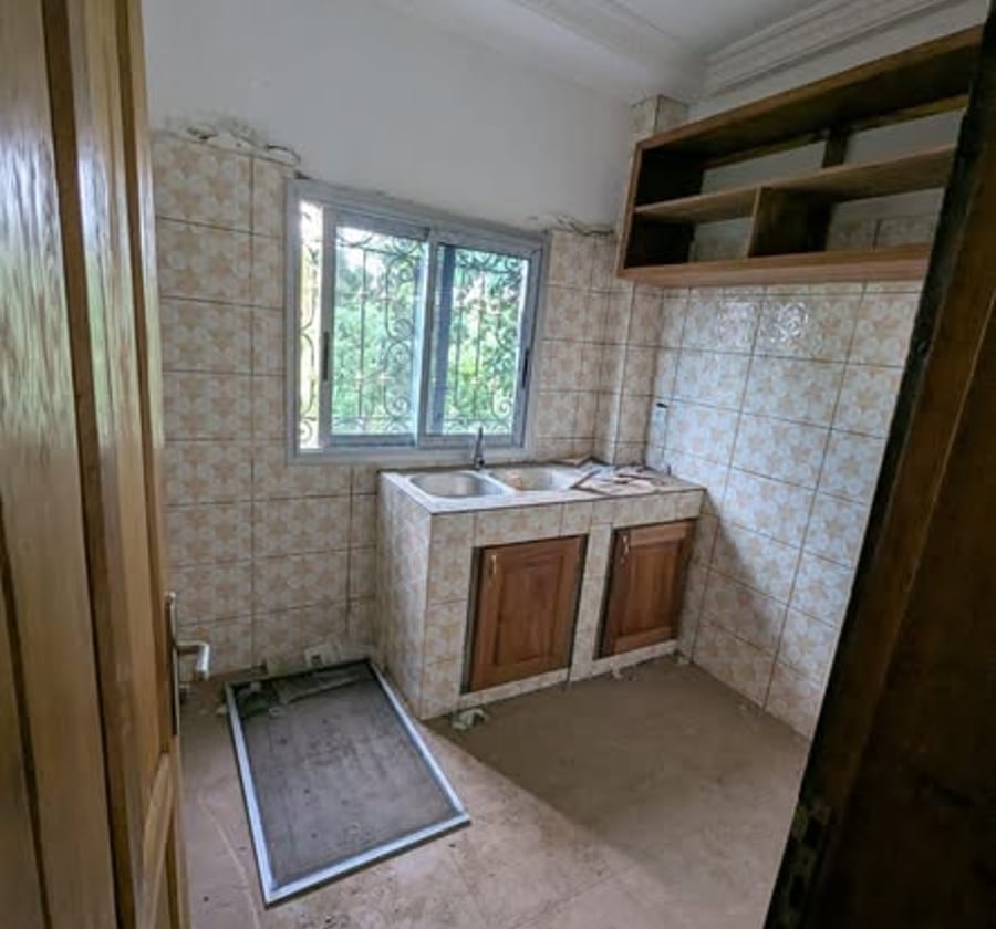 Studio neuf à Fourgerol - 70 000 XAF/mois