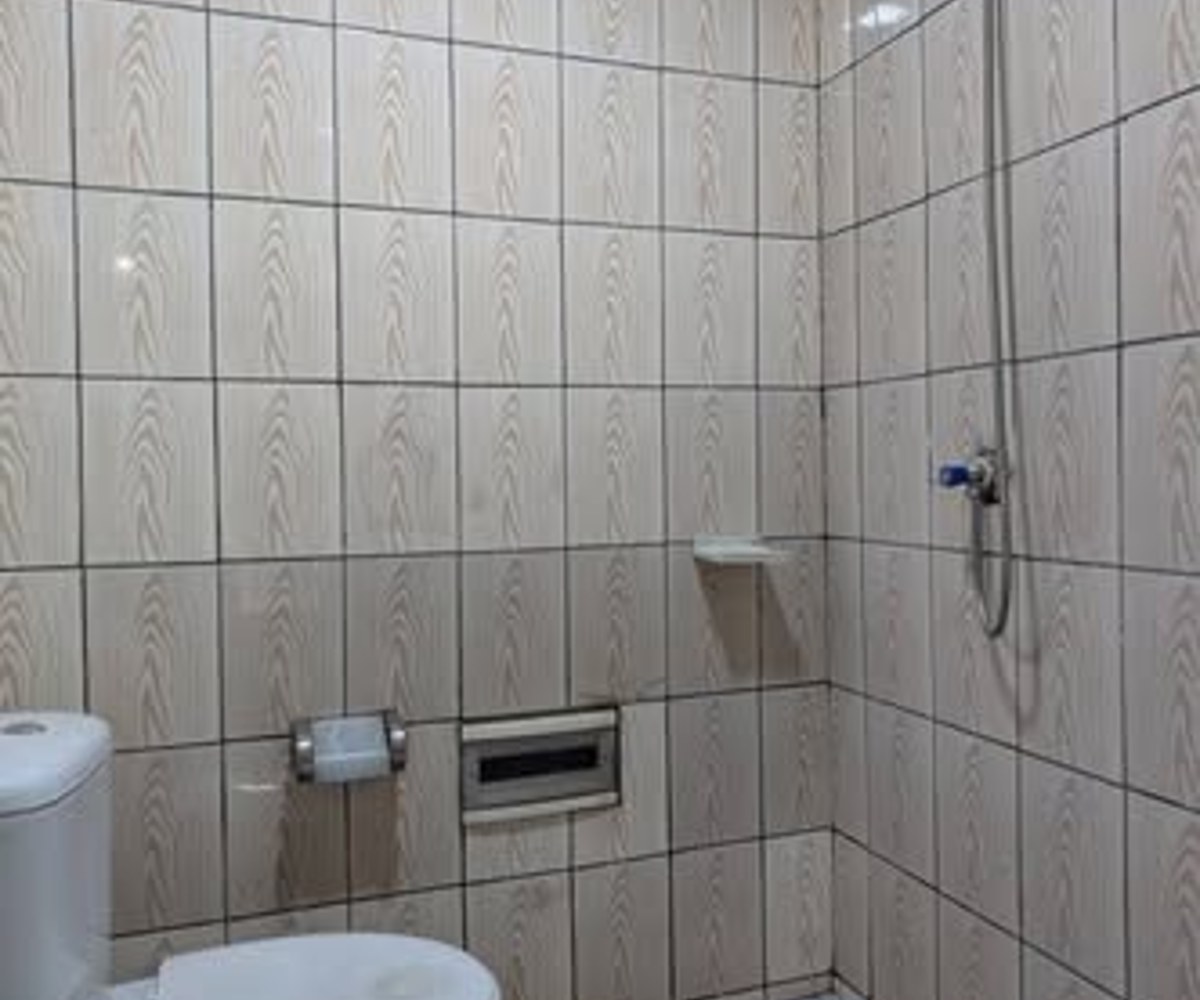 Chambre 3 pièces à Yassa