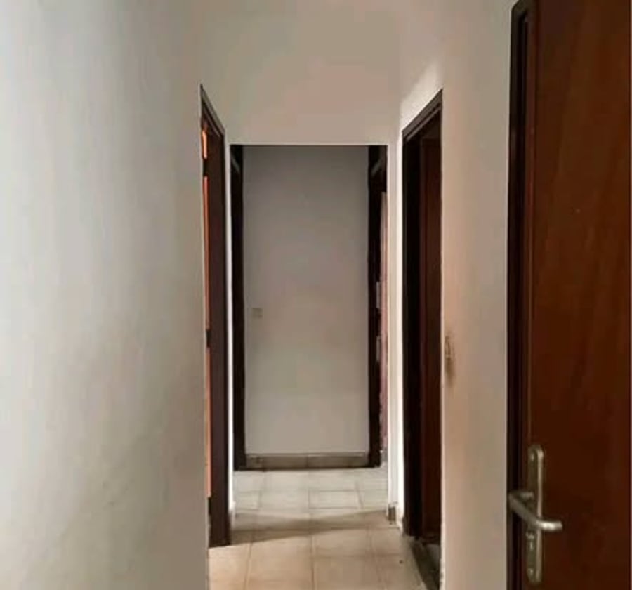 Villa à louer à Makepe, Douala – 3 chambres, 3 douches, parking, cour arrière