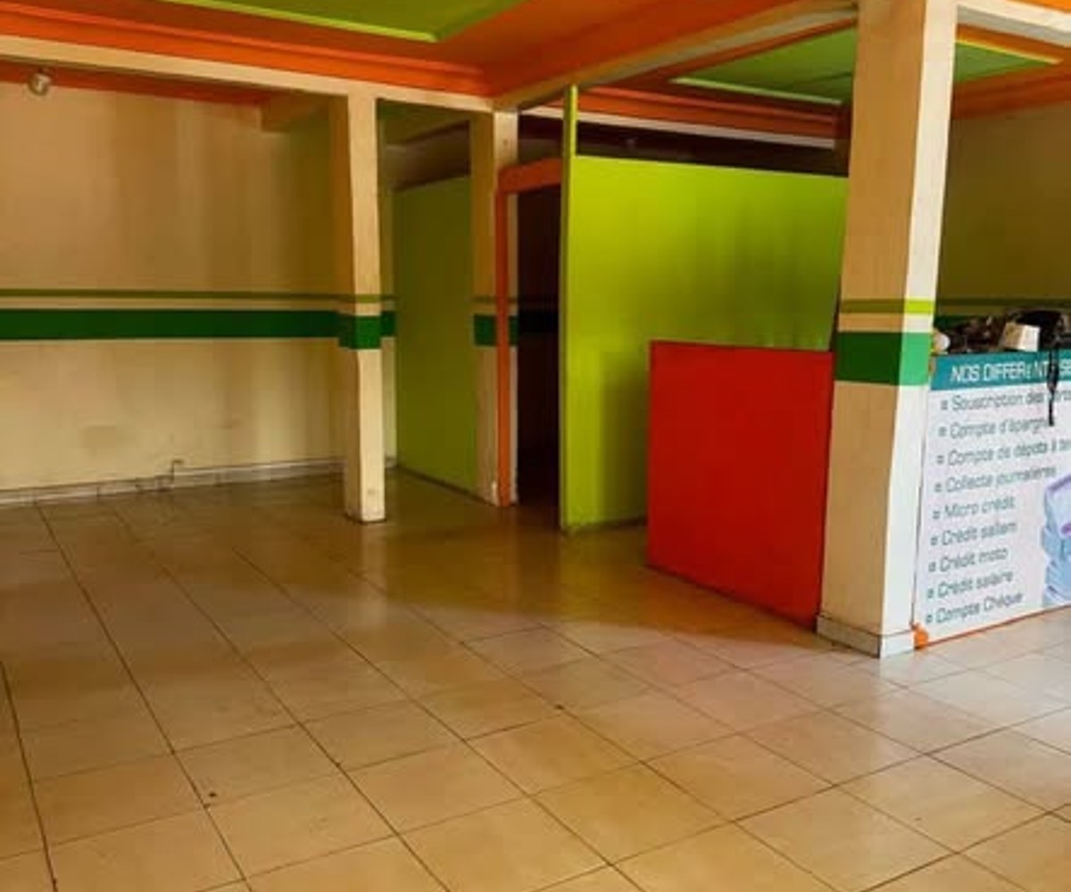 Local commercial à louer - Ekounou