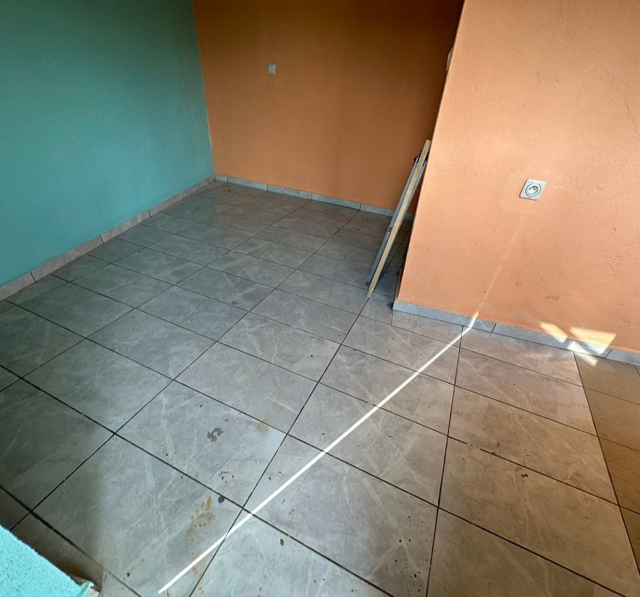Chambre avec toilette à Bonaberi Bojongo