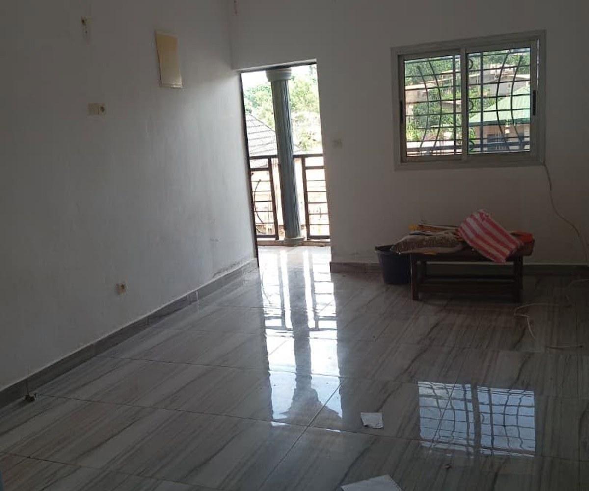 Appartement 2 chambres à louer à Damas, Yaoundé