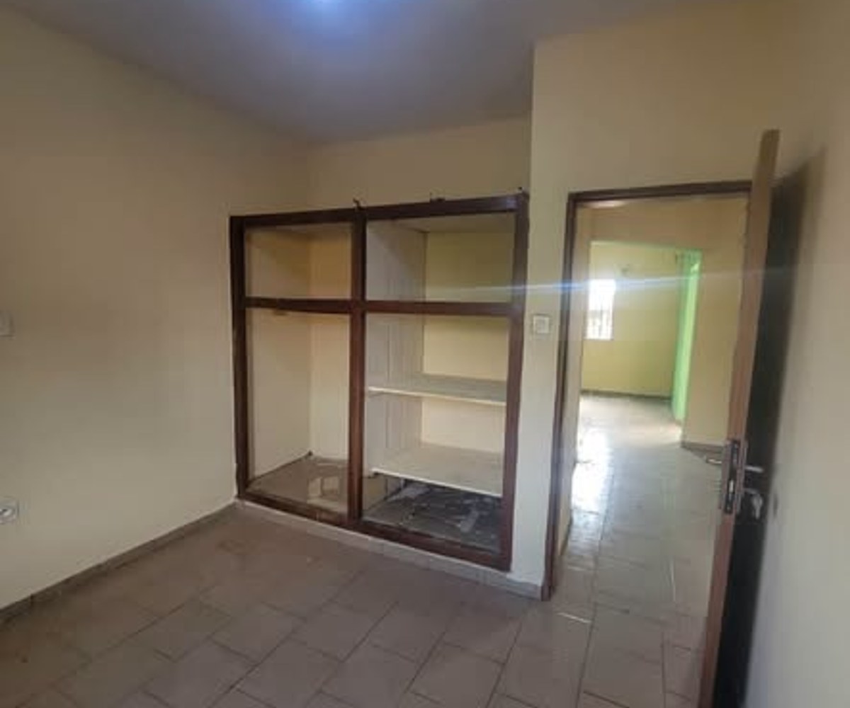 Studio à louer à Fourgerol, Yaoundé