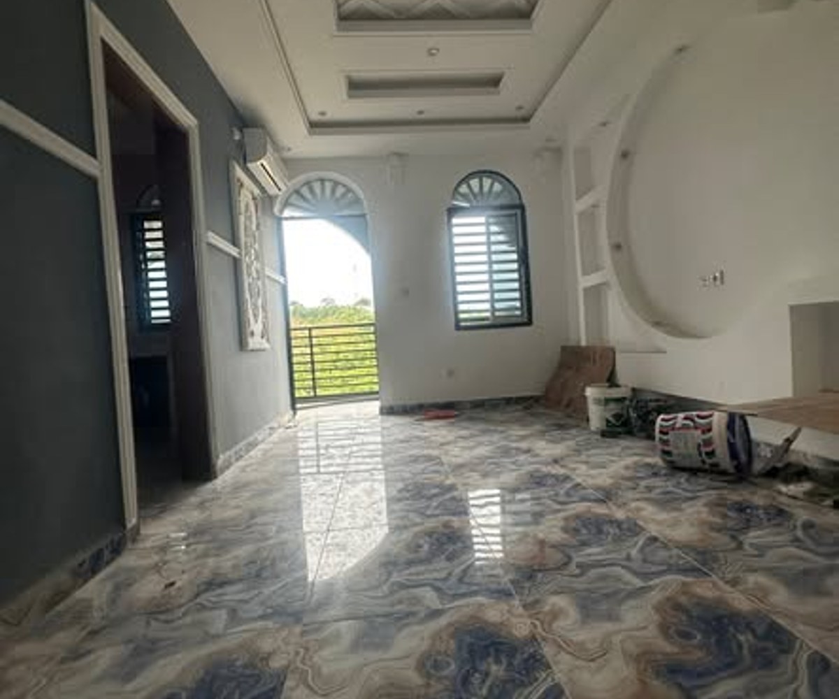 Studio moderne à louer à PK12, Douala