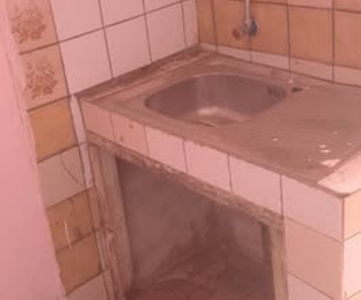 Chambre moderne 3 pièces à Nyalla