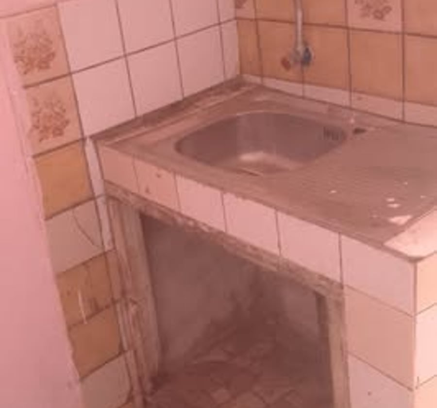 Chambre moderne 3 pièces à Nyalla