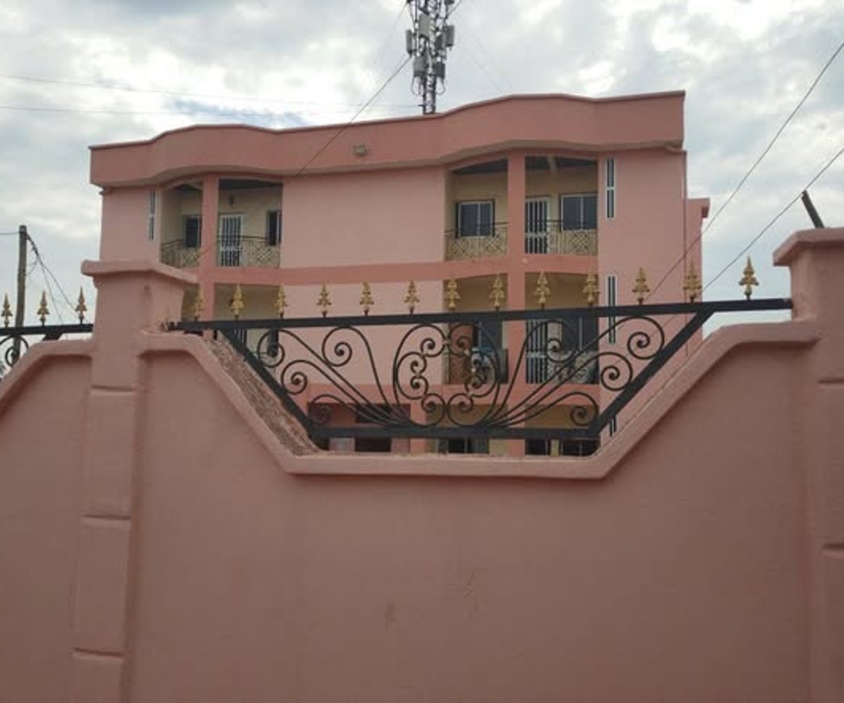 Très vaste appartement moderne 2 chambres à Mimboman Don Bosco