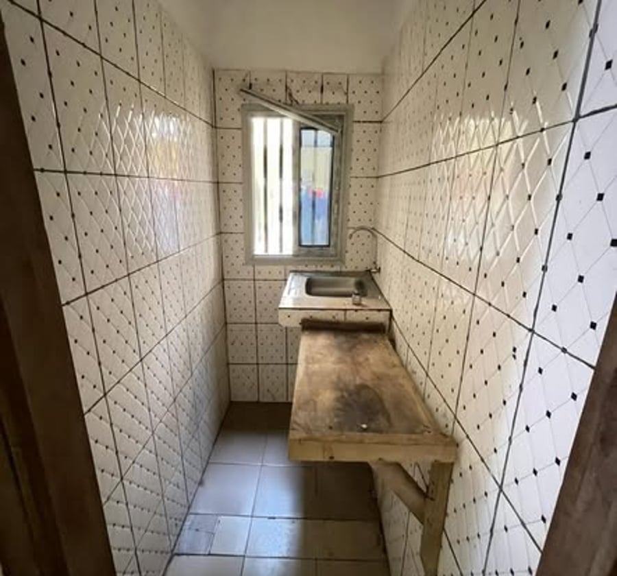 Studio moderne – Carrefour Etoug-Ebe