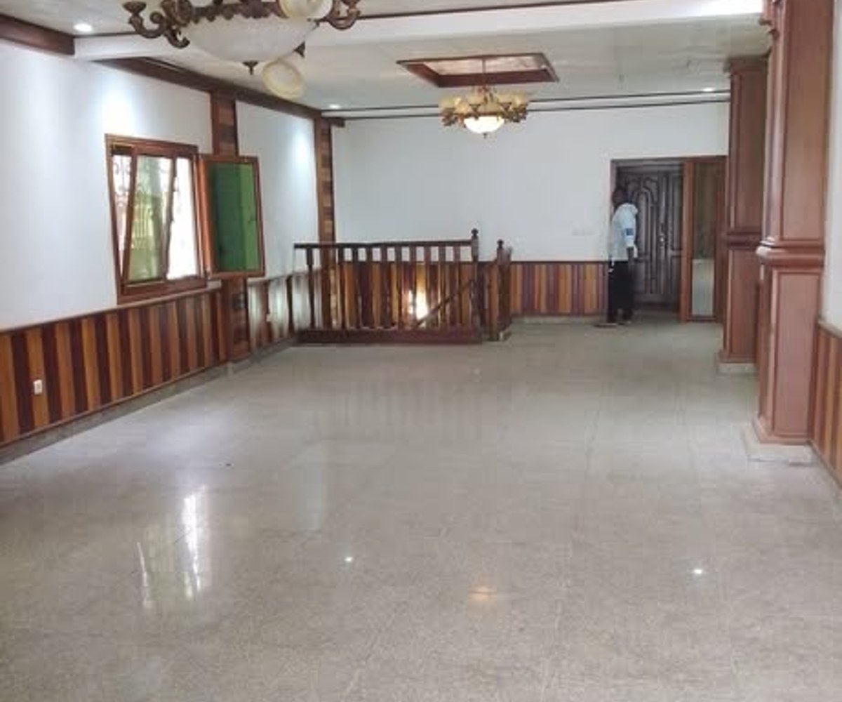 Bureaux haut standing à louer à Yaoundé Bastos Golf
