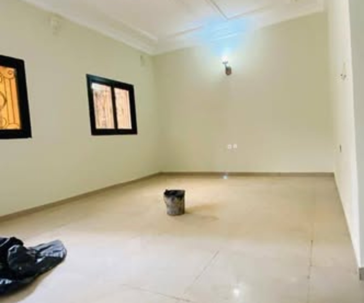 Studio moderne à louer à Biyem-Assi