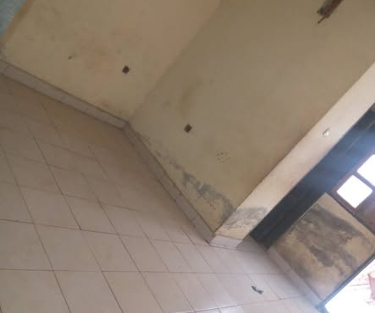Studio moderne à louer à Obobogo