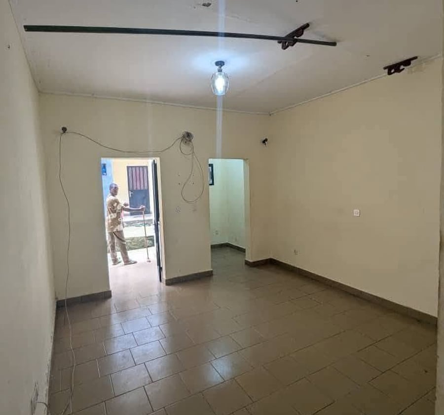 Chambre moderne à louer - Nkolmefou (Nkolnda)