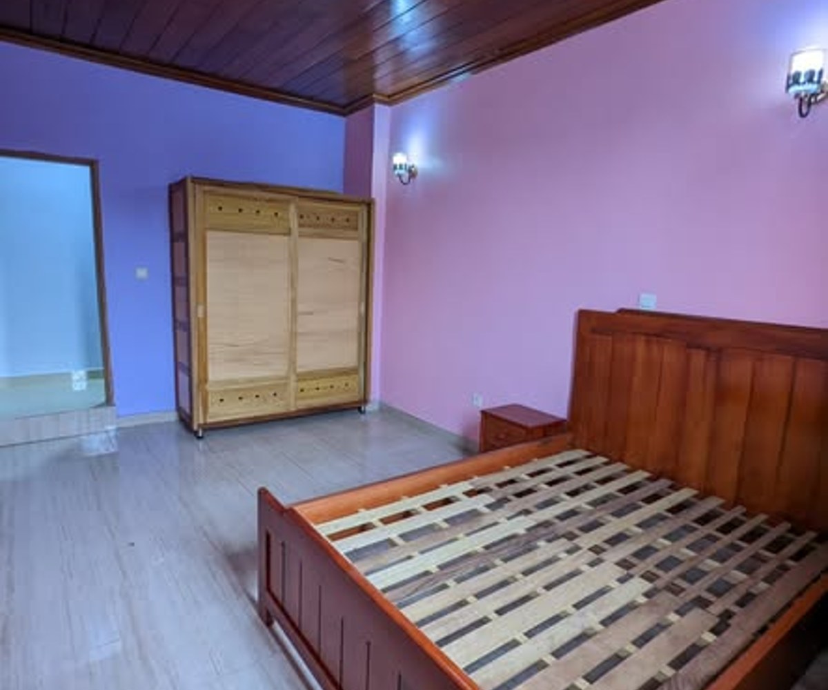 Villa à louer à Odza (Borne 12)