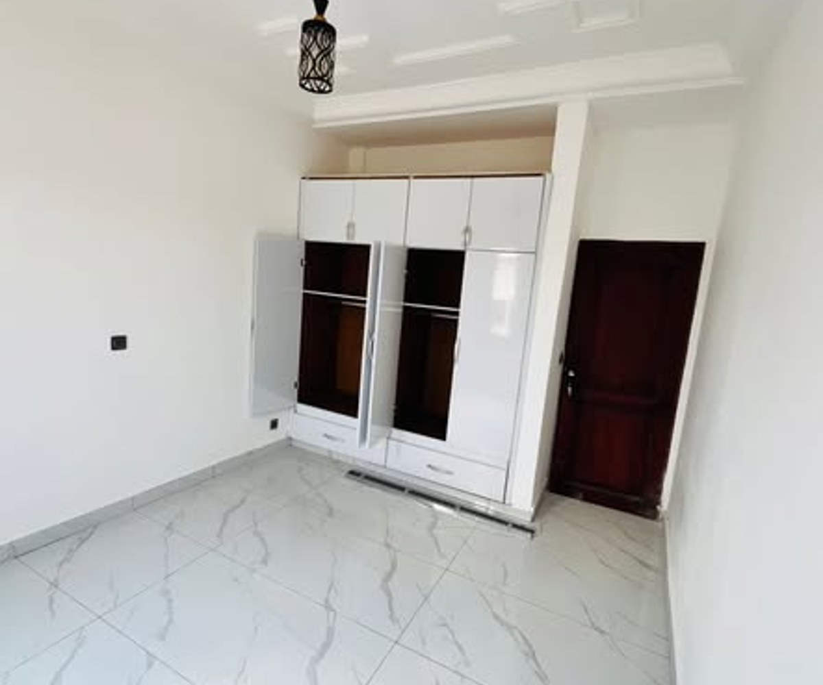 Appartement moderne à louer à Efoulan