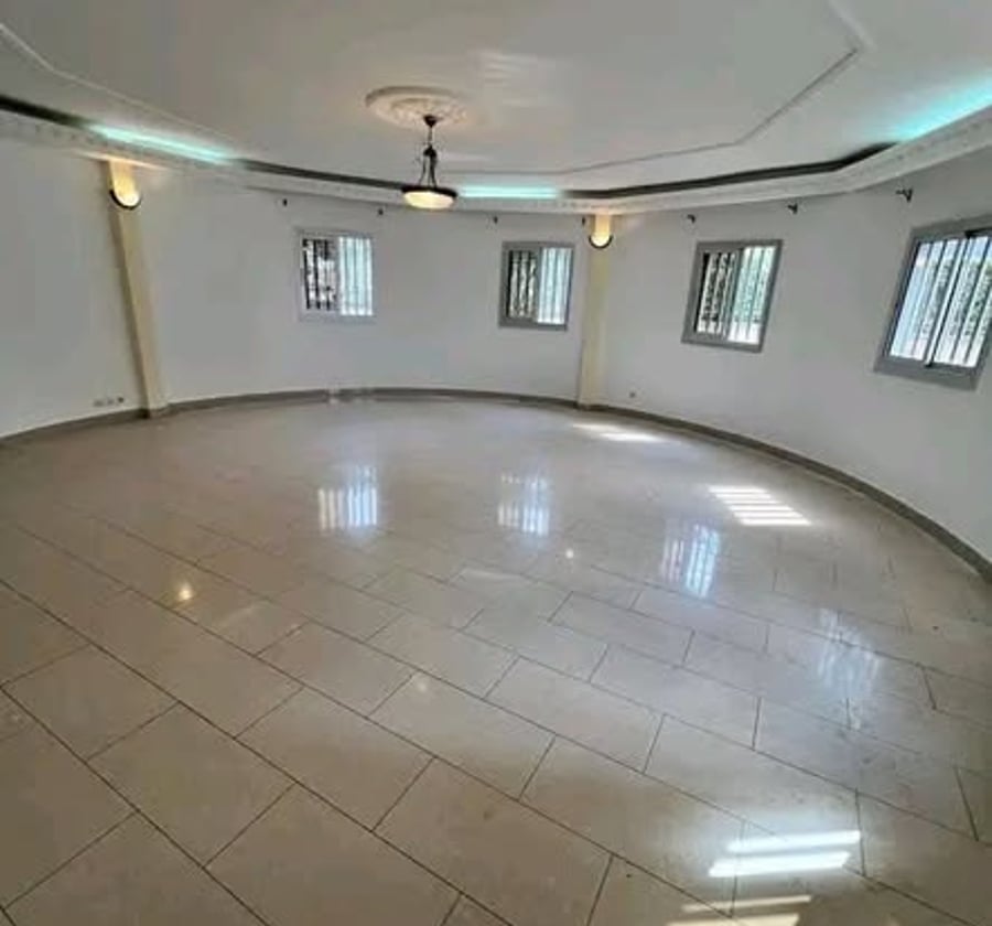 Appartement spacieux standing à louer - Santa Barbara, Douala