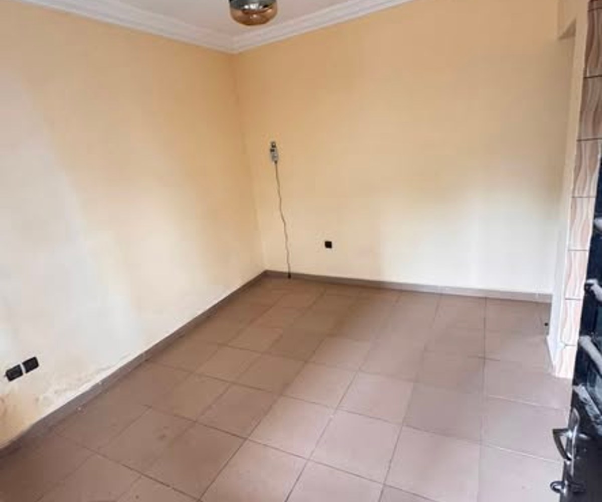 Studio et 4 pièces à PK21 - Douala
