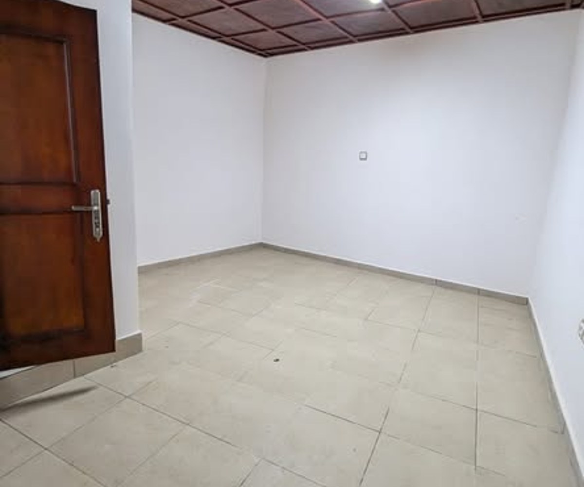 Appartement 3 chambres à louer à Odza