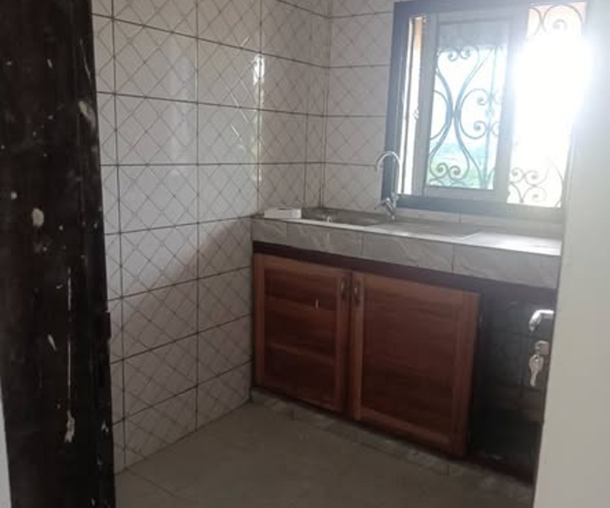 Appartement à louer à Nkolmbong, Yaoundé - 2 chambres