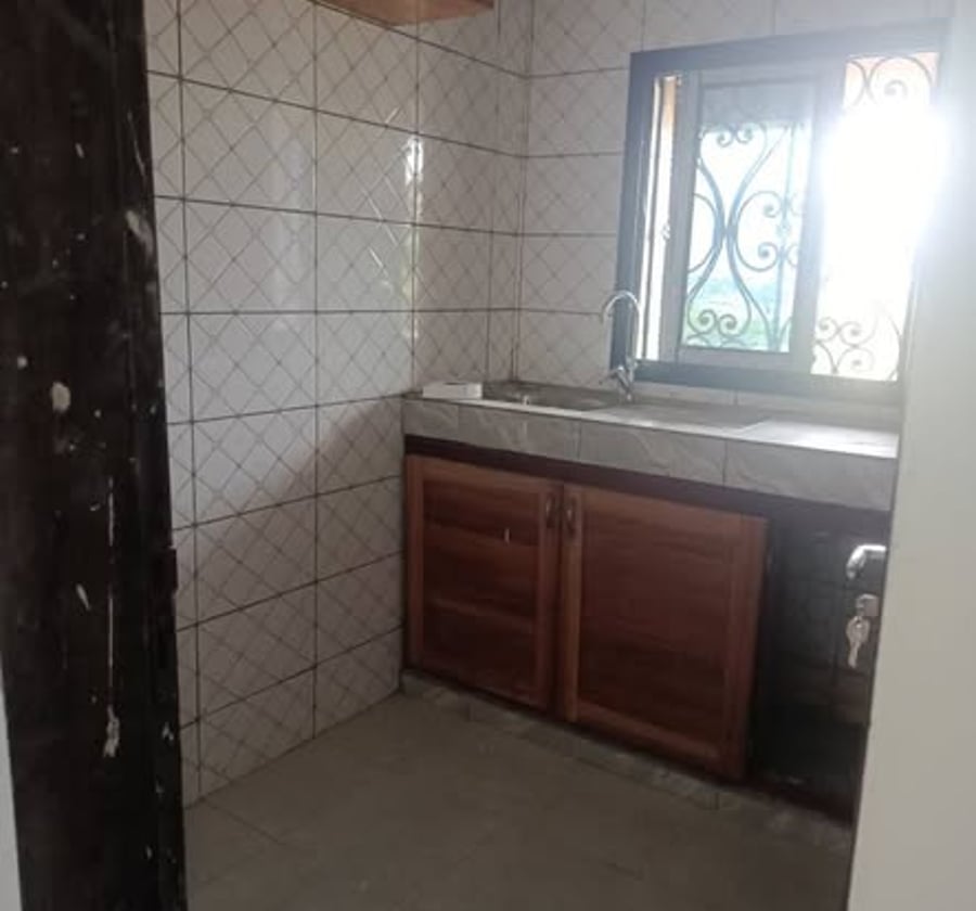 Appartement à louer à Nkolmbong, Yaoundé - 2 chambres