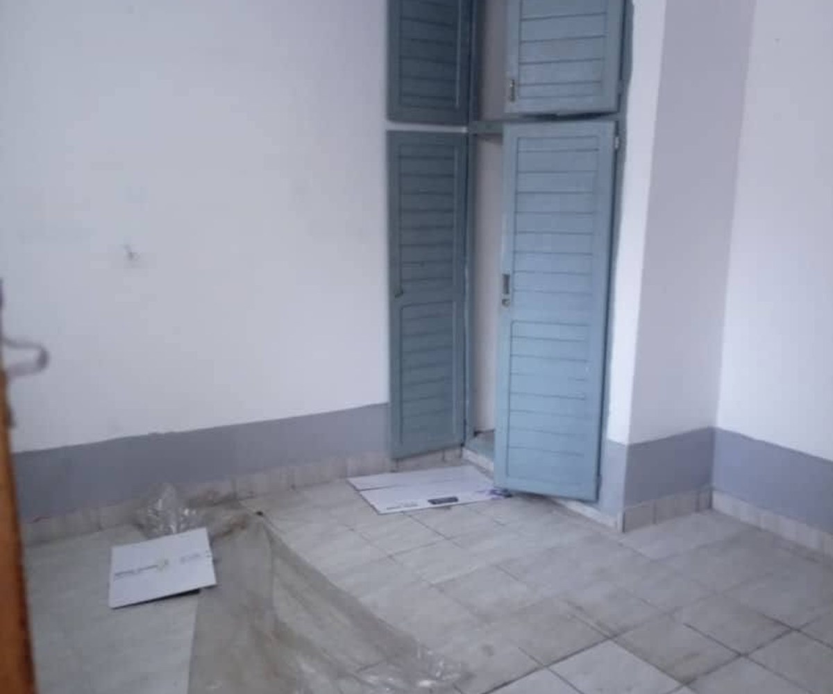 Chambre moderne à louer à Ndogbong, Citadelle