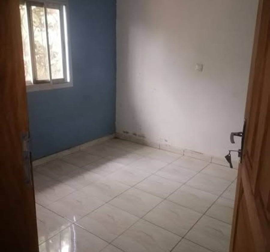 Studio moderne à louer - Fabrique Ngoussou, Yaoundé