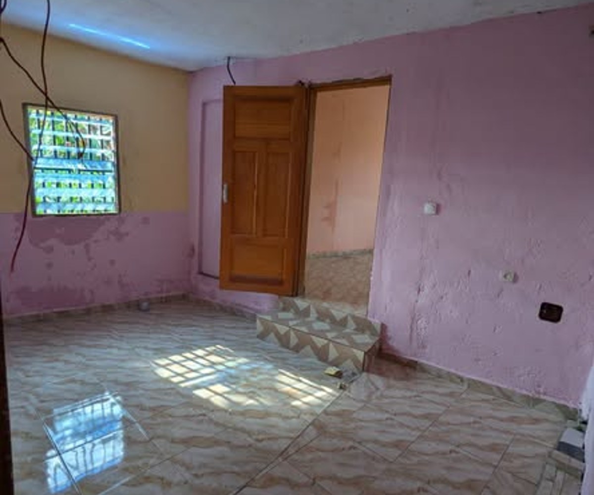 Studio moderne individuel à louer à Étoudi