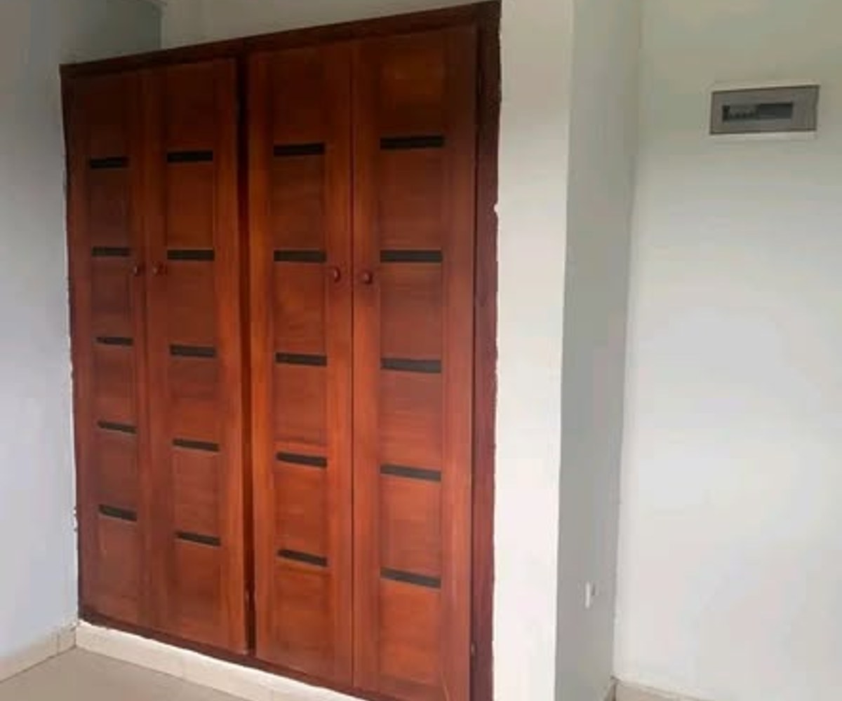 Studio moderne à louer au carrefour Nkoabang
