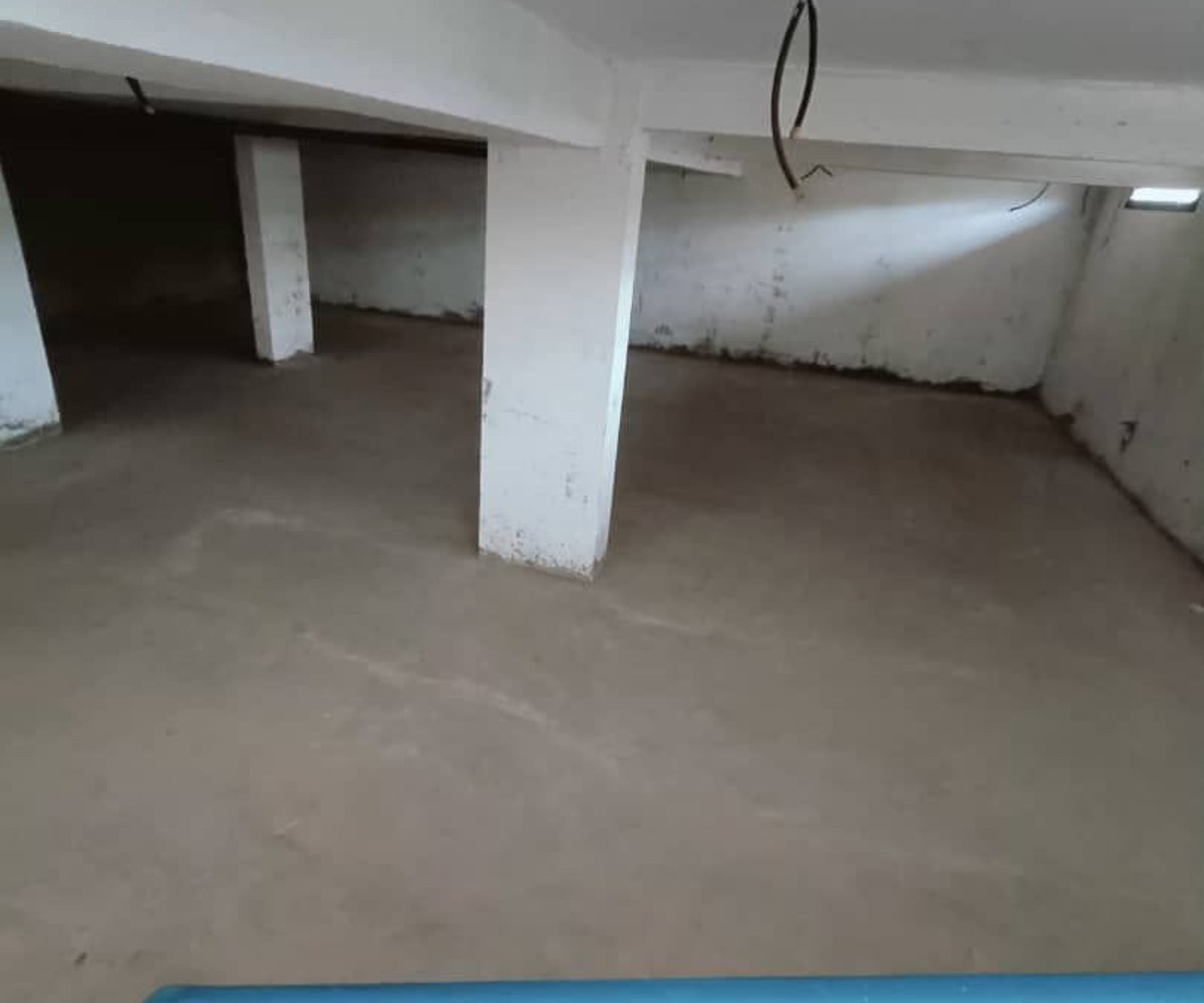 Magasin à louer à Yaoundé Ahala