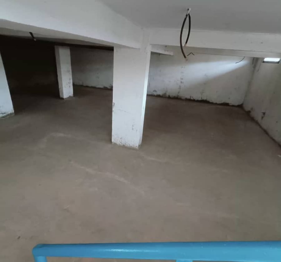 Magasin à louer à Yaoundé Ahala