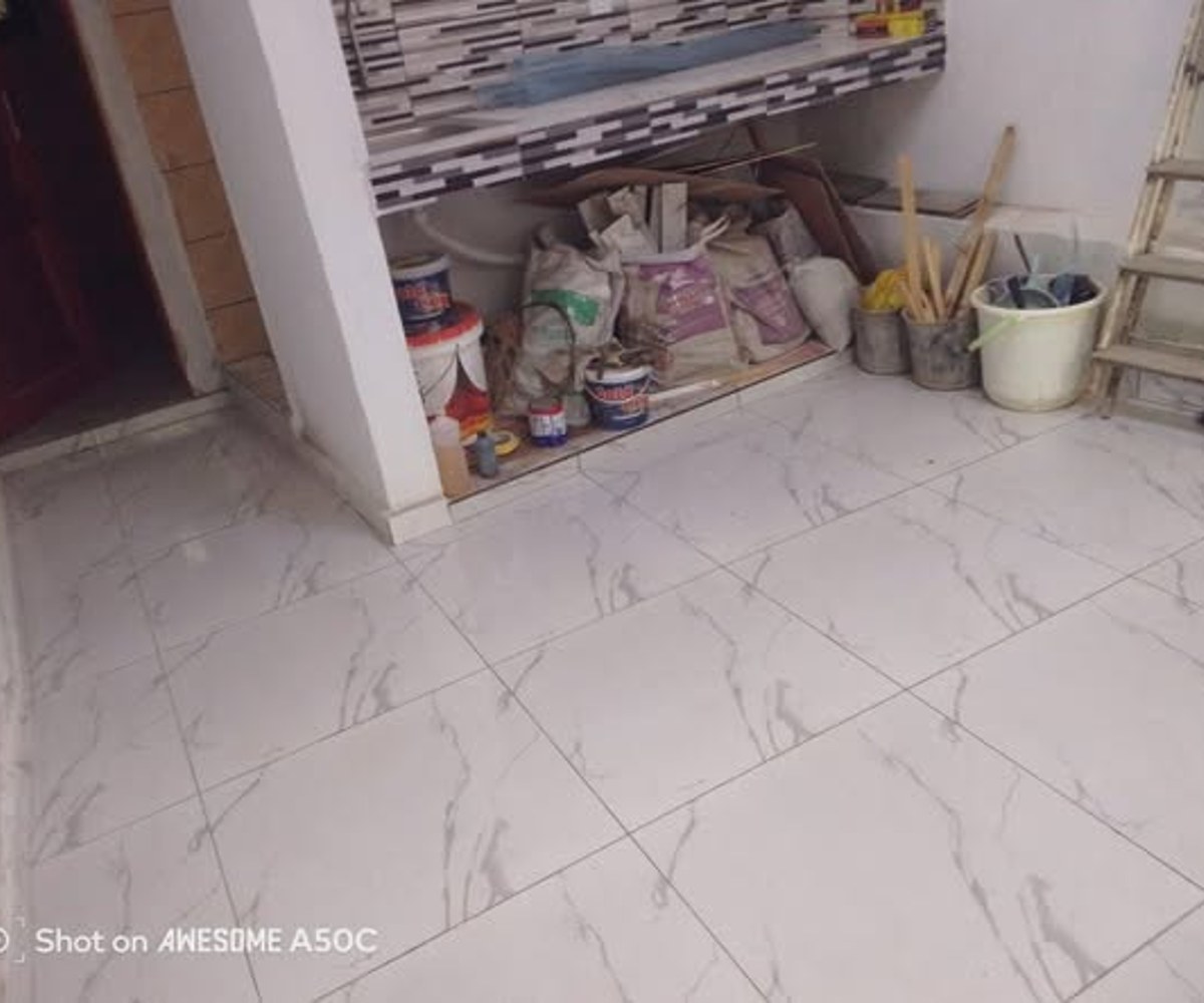 Studio moderne à louer au Rond-point CCC, Douala