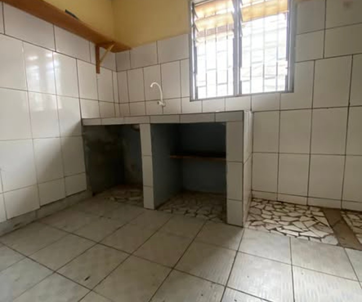 Appartement 2 chambres à Ndogbong - 100 000 FCFA/mois