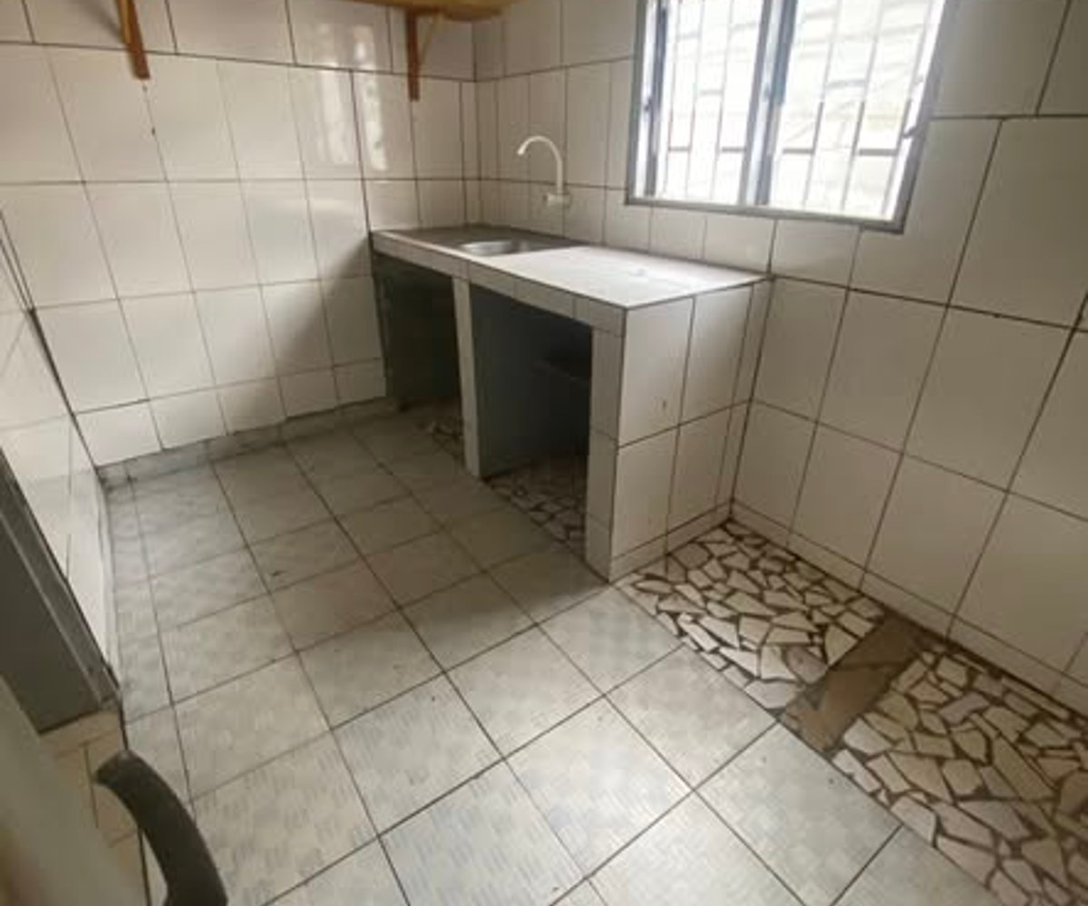 Appartement 2 chambres à Ndogbong - 100 000 FCFA/mois