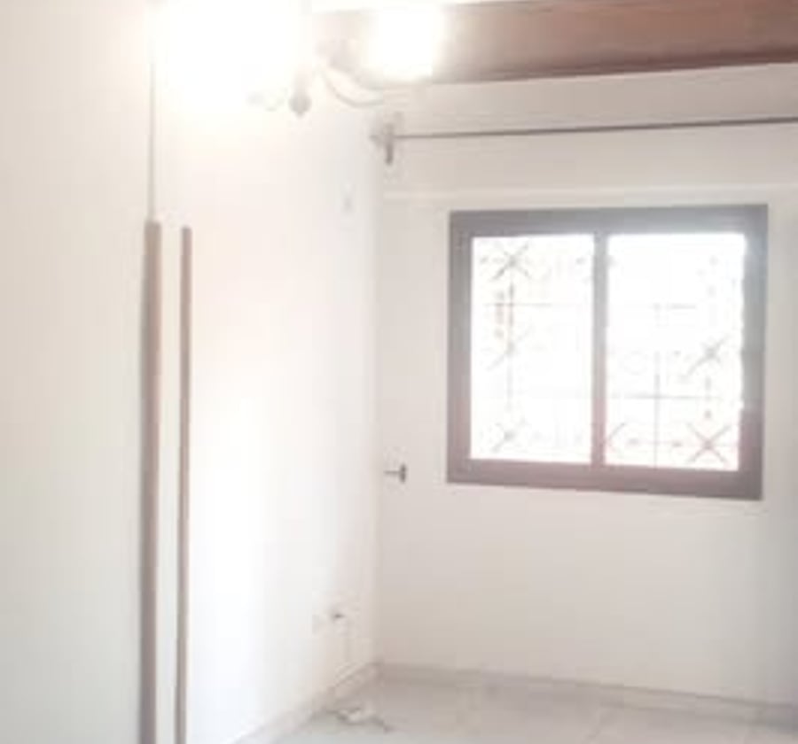 Studio moderne à Essos - 100 000 F CFA/mois