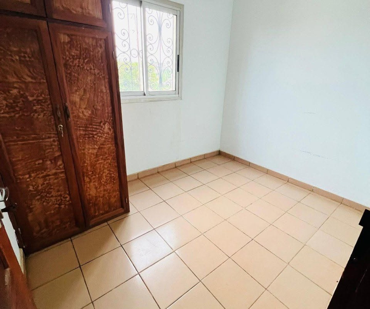 Vaste appartement moderne 2 chambres – Etoudi