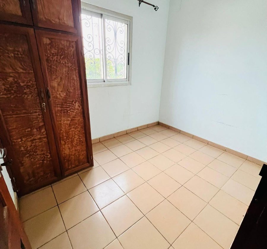 Vaste appartement moderne 2 chambres – Etoudi