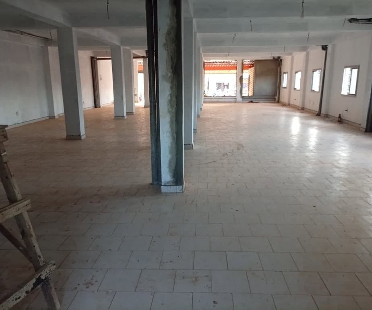 Magasin de stockage à louer à Yaoundé Simbock