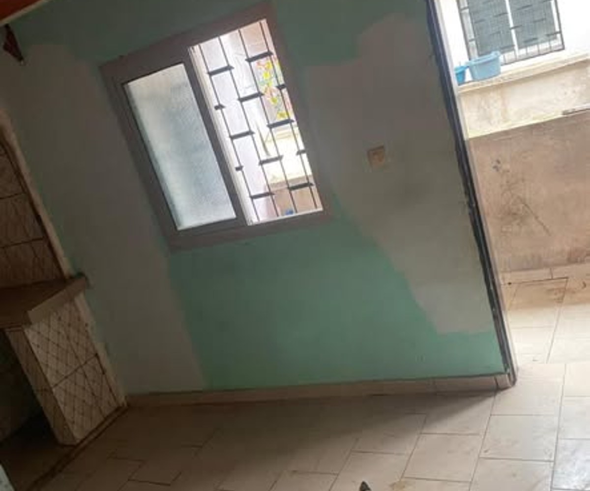 Chambre moderne à louer à Douala PK15