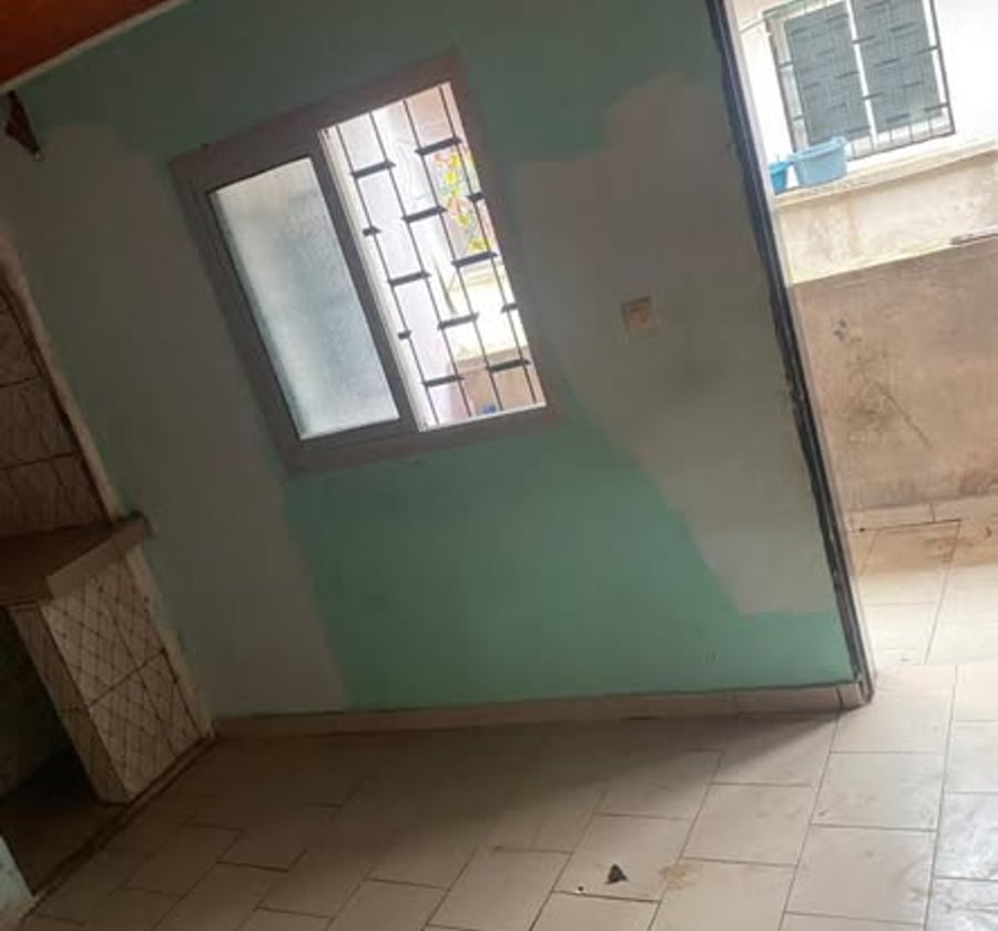 Chambre moderne à louer à Douala PK15