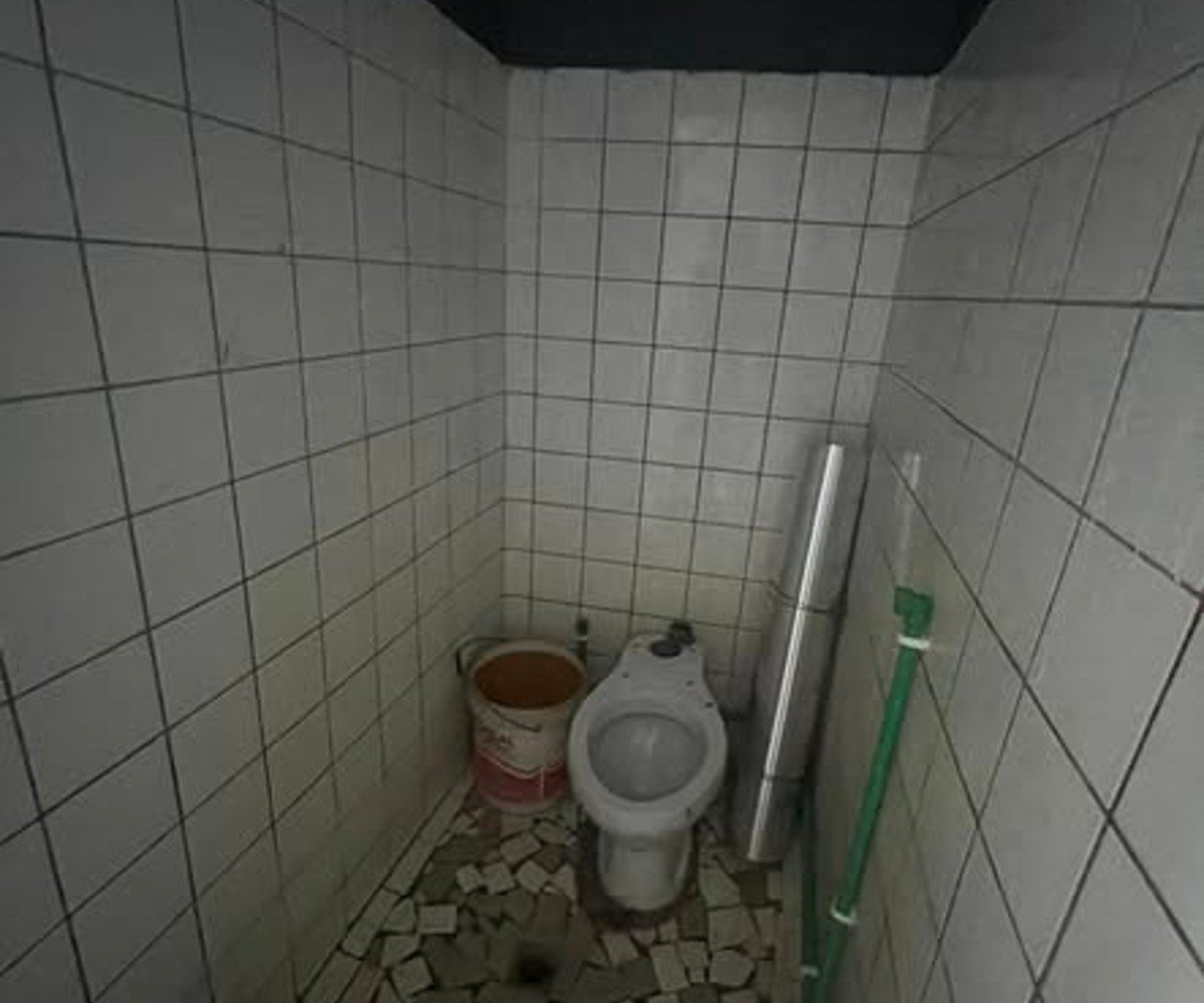 Chambre moderne à Beedi