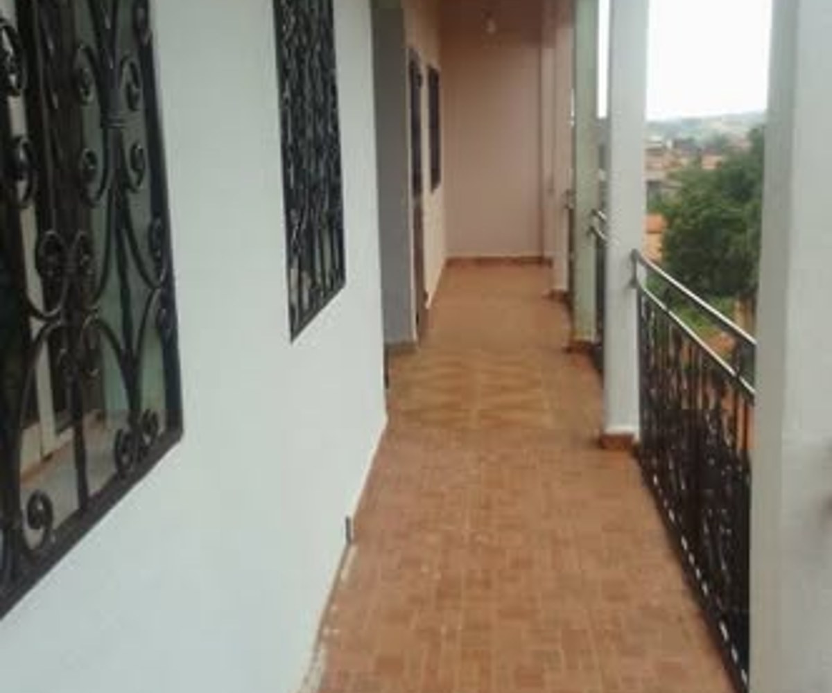 Maison moderne à louer à Nkolmesseng