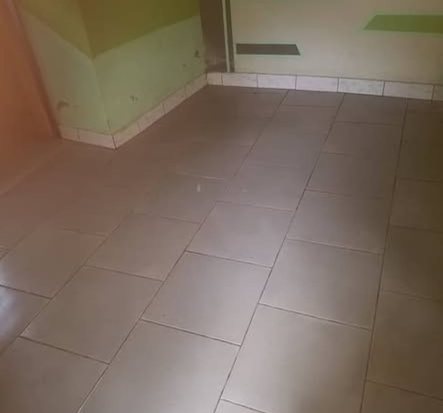 Grande chambre moderne à louer à Tam Tam