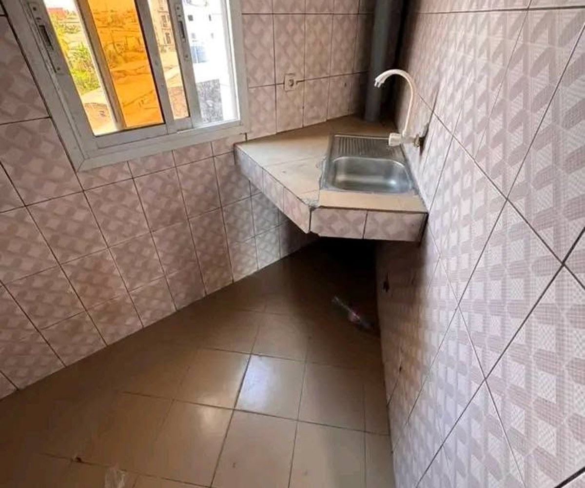 Appartement moderne à PK 8
