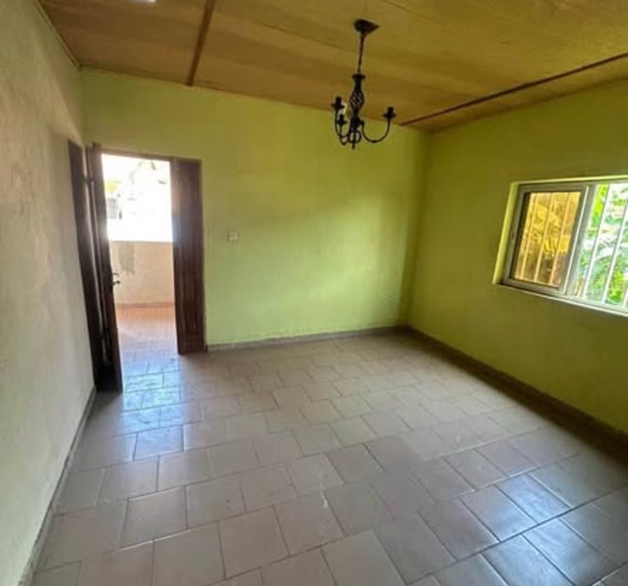 Appartement 2 chambres à louer à Mendong - 70 000 XAF/mois