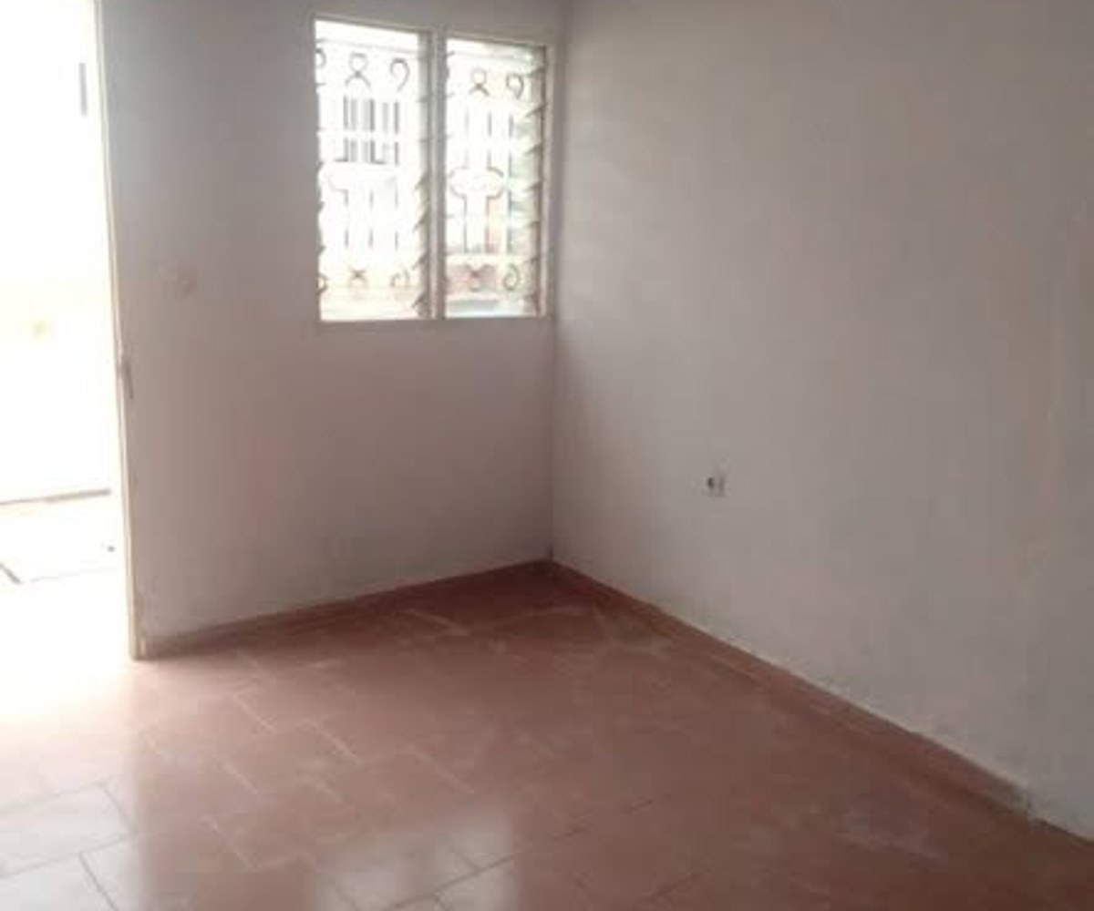 Grande chambre moderne à louer à Ekie Amadou - 30 000 XAF/mois