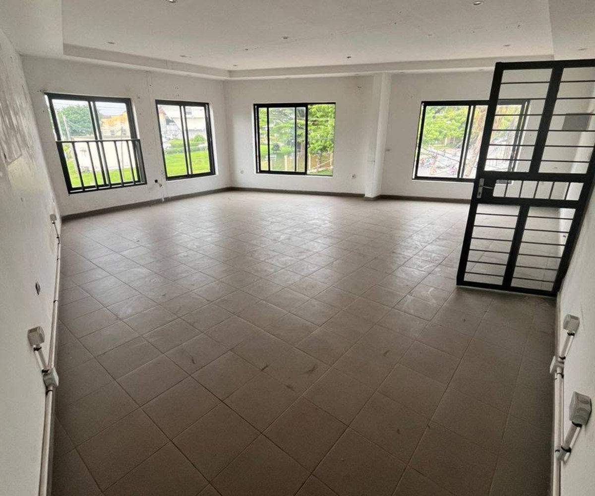 Locaux commerciaux à louer – Ange Raphaël, Douala