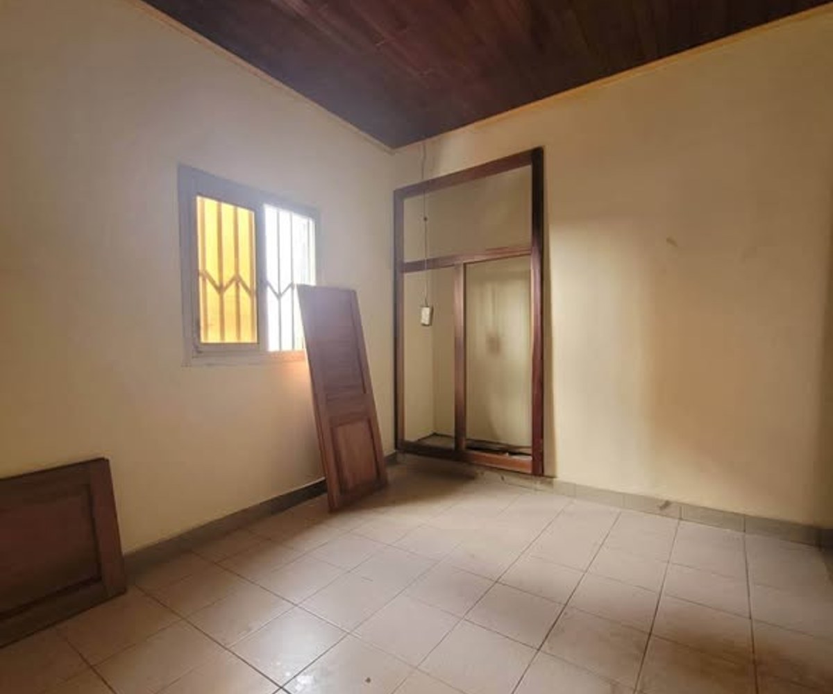 Appartement à louer à Biyem-Assi, derrière chapelle TKC